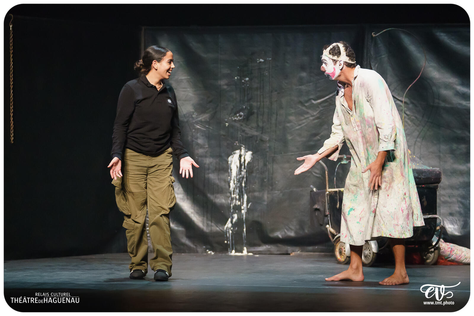 TROP PRÈS DU MUR (TYPHUS BRONX)